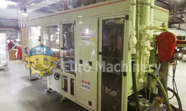 Dual mould thermoforming machine