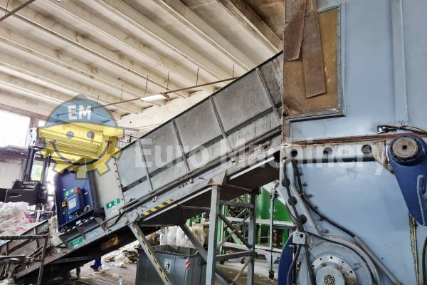Industrial plastic shredder in great working condition