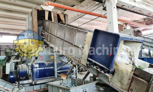 Industrial plastic shredder with high output