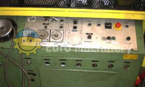 Automatic roll-fed thermoforming machine 