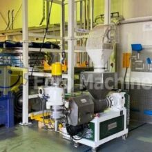 Plastic recycling pellet machine for edge trims.