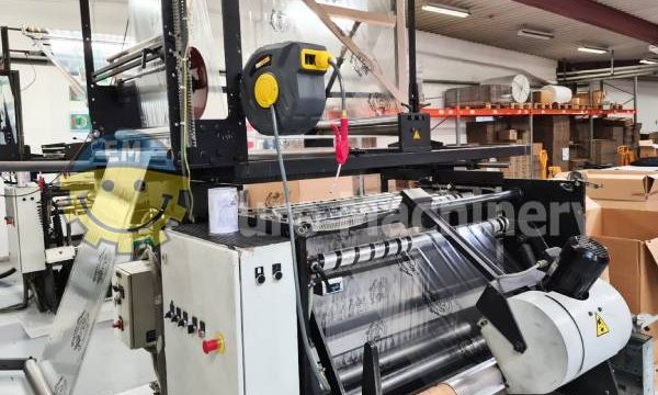 Plastic bag making machine with sealing width up to 600 mm.