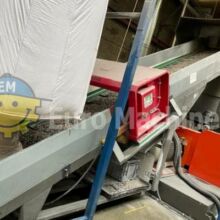 This plastic recycling machine is in great condition.