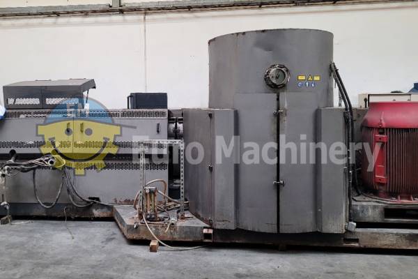 Plastic recycling machine with an output of 700 kg/h.