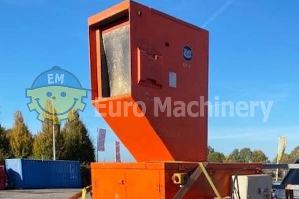 Granulator machine used for plastic recycling is in good working condition.