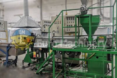 Introducing a recycling line ideal for inhouse recycling with an output of 100 kg/h.  The machine is in good working condition.