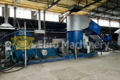 Plastic recycling machine with double degassing and output of 1000 kg/h is available for sale.