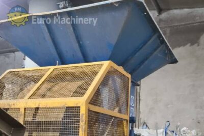 Palbase One shaft shredder with pusher